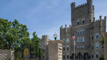 Eastern Illinois University Image of School: Eastern Illinois University