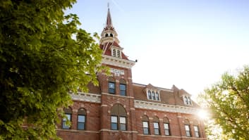 Martin Luther College Image of School: Martin Luther College