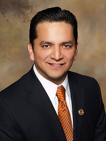 José Espinoza — Winner, 2017 Escalante–Gradillas Prize for Best in Education