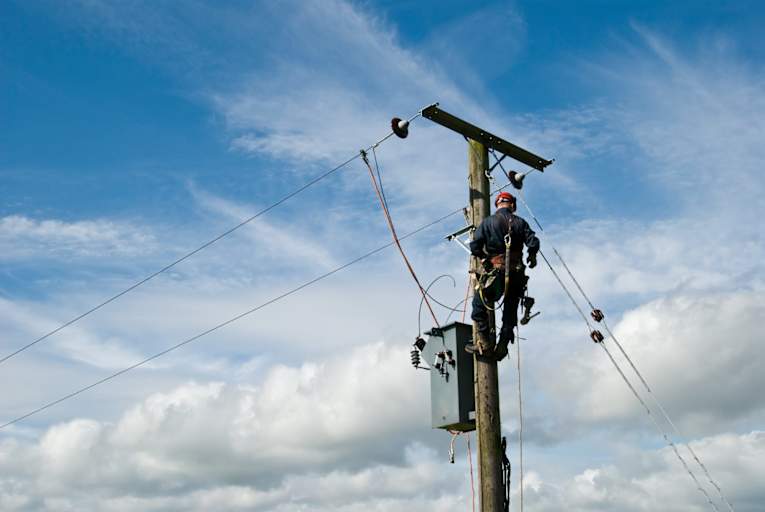 How to Become an Electrical Lineman