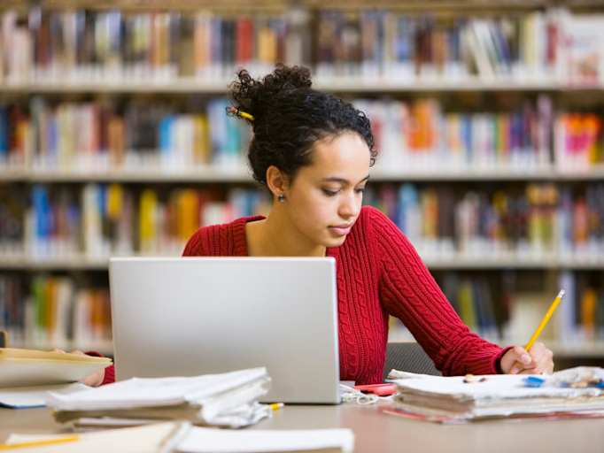 Average Pell Grant and 2025 Maximum Amount