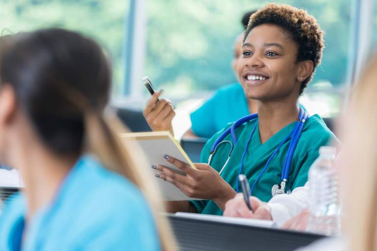 Choosing Between Nursing School and Medical School