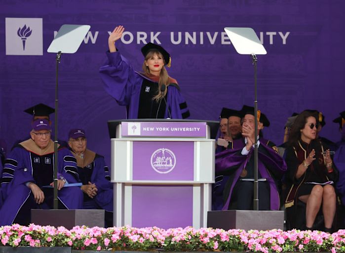 Did Taylor Swift Go to College?