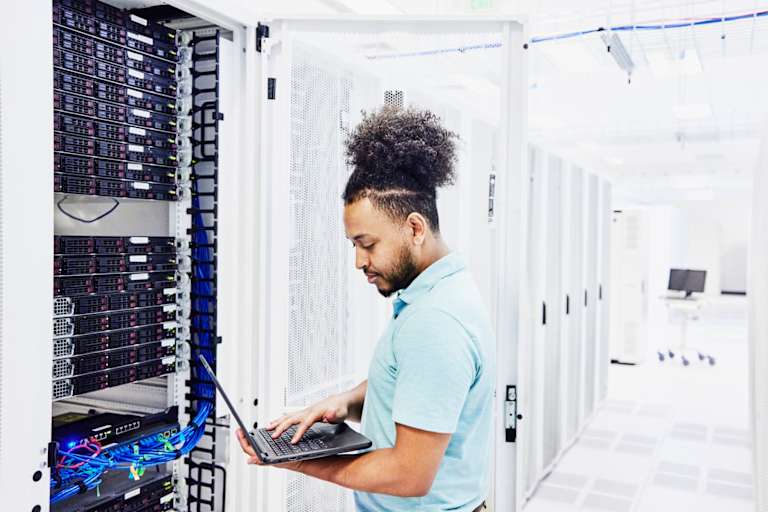 How to Become a Computer Hardware Engineer | BestColleges
