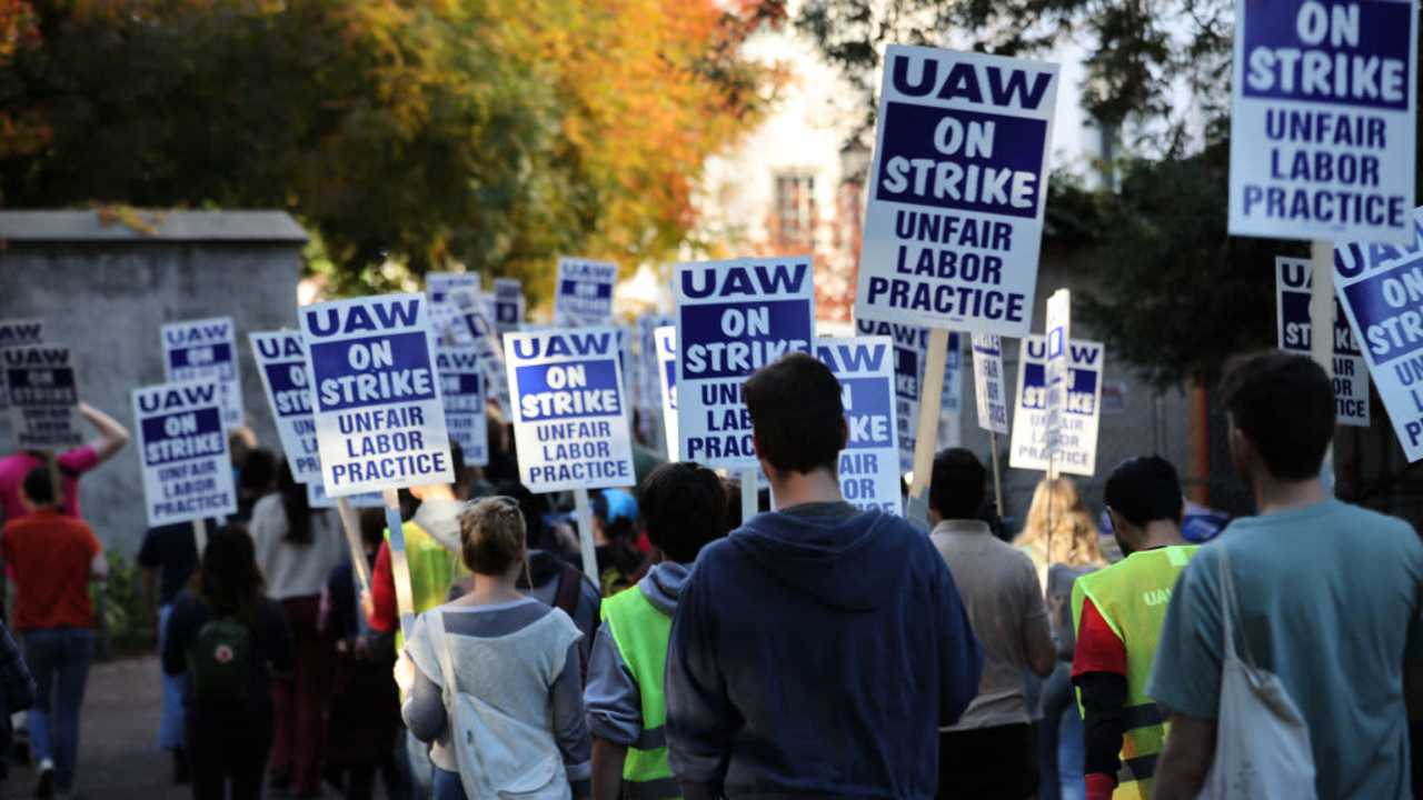 BERKELEY, CA - NOVEMBER 16: Academic workers strike at the UC Berkeley in California, United States on November 16, 2022. About 48,000 unionized academic workers across the University of Californiaâs 10 campuses who perform much of the teaching and research at the stateâs premier higher education system walked off the job Monday morning, calling for better pay and benefits. (Photo by Tayfun Coskun/Anadolu Agency via Getty Images)