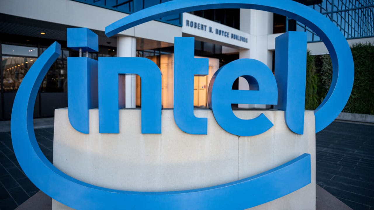 Signage outside Intel headquarters in Santa Clara, California, US, on Monday, Jan. 30, 2023. Intel Corp. fell the most since July after giving one of the gloomiest quarterly forecasts in its history. Photographer: David Paul Morris/Bloomberg via Getty Images