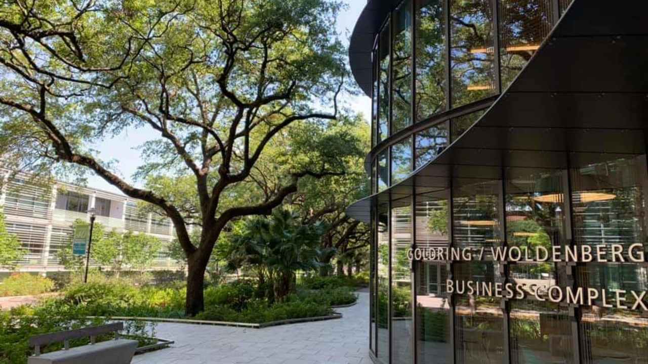 A picture of the "Goldring/Woldenberg Business Complex" building on Tulane University's campus