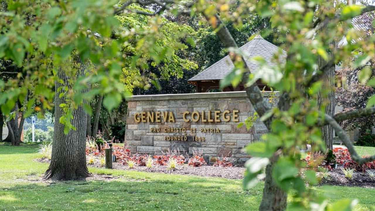 Geneva-College-campus-sign