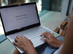6 in 10 Online Students Report Using AI, Survey Finds