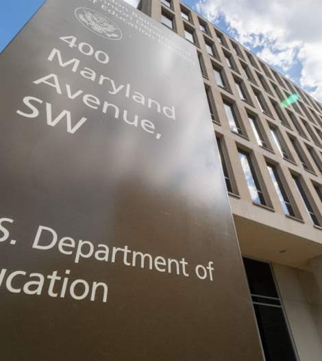 1 in 4 Students Faced Challenges Staying Enrolled Due to FAFSA Delays, Survey Finds