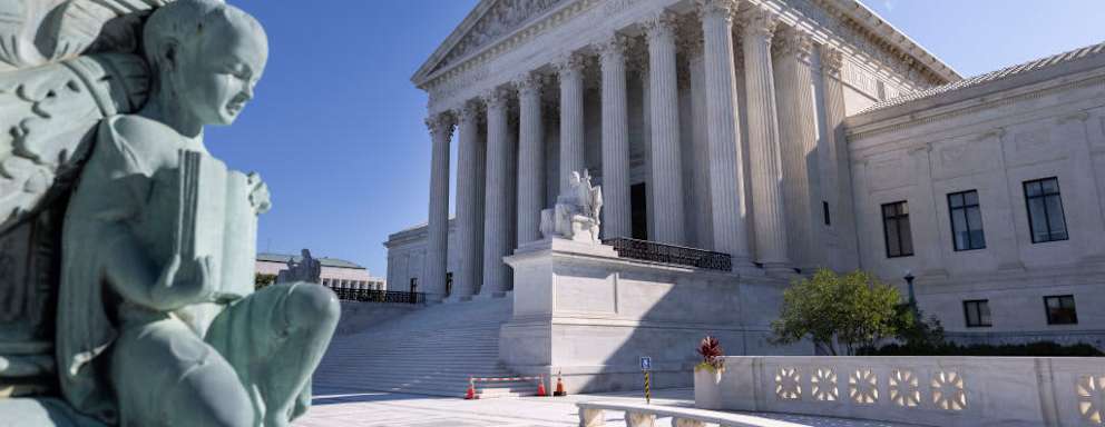 WASHINGTON, DC - SEPTEMBER 02: The U.S. Supreme Court is seen on September 02, 2021 in Washington, DC. The Supreme Court voted 5-4 not to stop a Texas law that prohibits most abortions after six weeks of pregnancy. (Photo by Kevin Dietsch/Getty Images)
