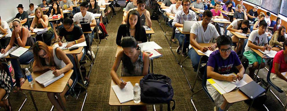 SEPTEMBER 10 2012. COSTA MESA, CA. Every desk is taken in professor Jeanne (cq) Neil's Accounting 101 classroom at Orange Coast Community College in Costa Mesa, CA, on Sept 10, 2011. She said dozens more students were left on the "wait list" after the beginning business course reached capacity enrollment. (Photo by Don Bartletti/Los Angeles Times via Getty Images)