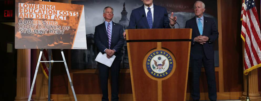 Three republican senators discuss student loans at a press conference