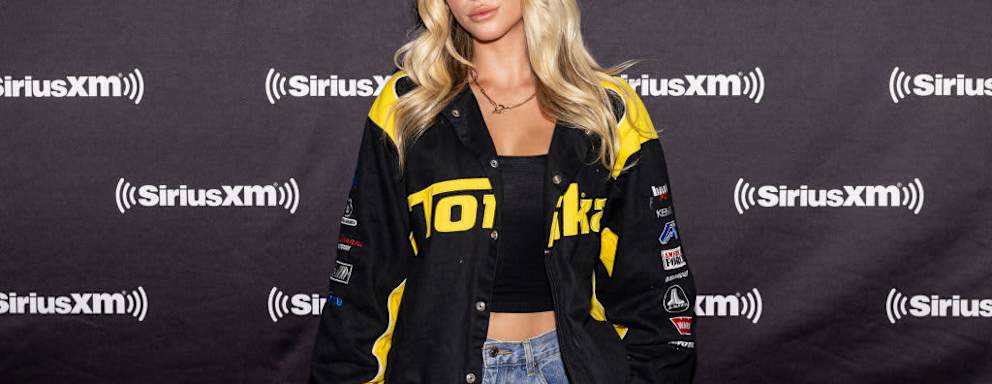 Alix Earle attends Howard Stern's live broadcast from the new SiriusXM Miami Studios on May 02, 2023 in Miami Beach, Florida.