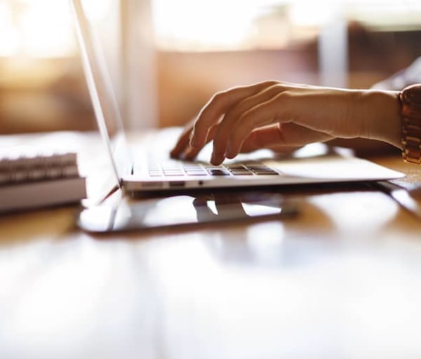 15 Awesome Nurse Blogs to Follow