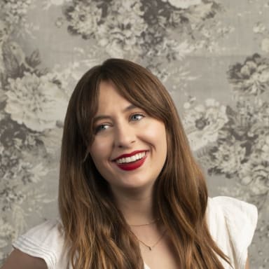 portrait of Tessa Cooper