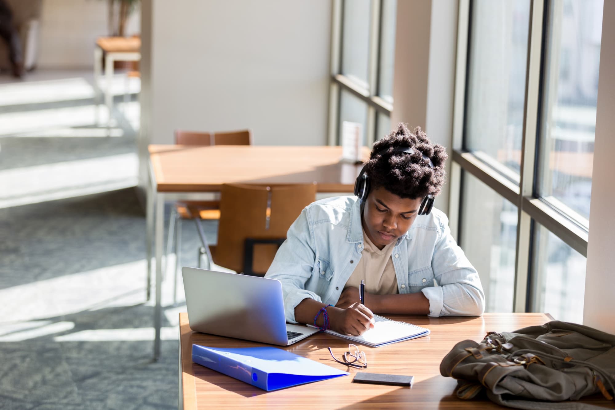 Students using AI tools