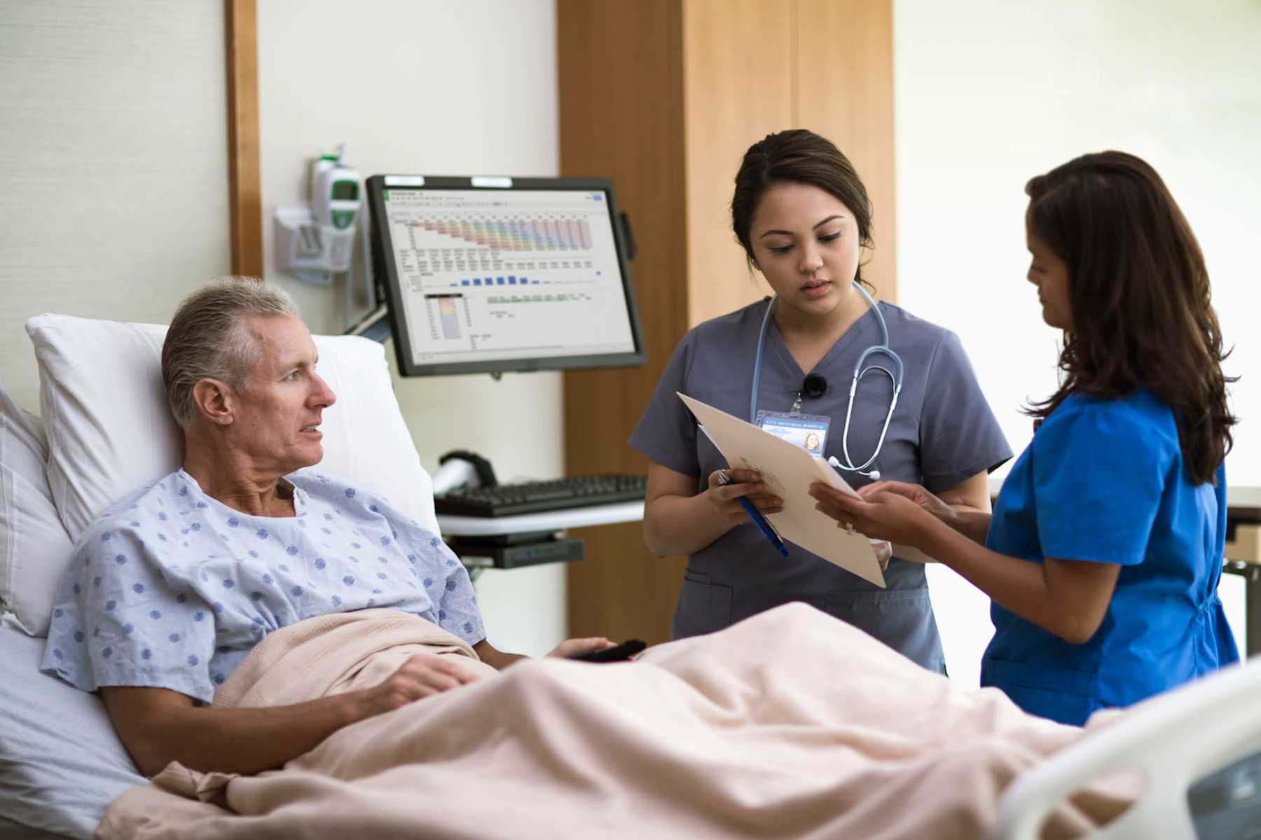 What Are the Benefits of Working for the VA as a Nurse?