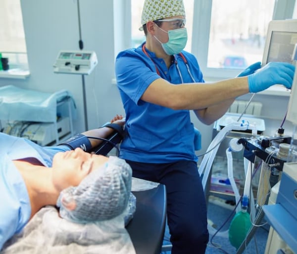 How to Become a Critical Care Nurse