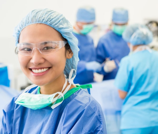 How to Become a Plastic Surgery Nurse