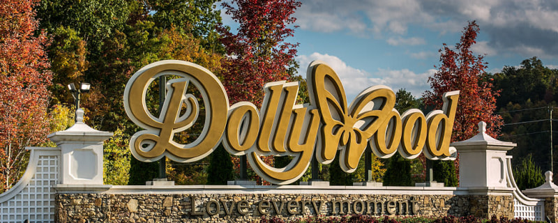 Dolly Parton’s Dollywood Theme Park Offers Free College to Employees
