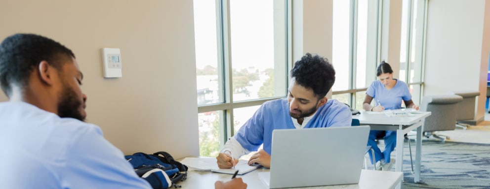 Guide to Financial Aid and Scholarships for Nurses