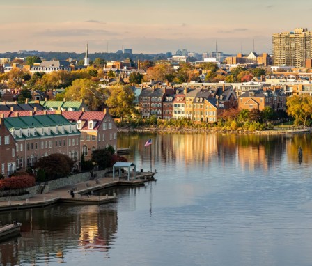 Alexandria, Virginia along the Potomac River in autumn