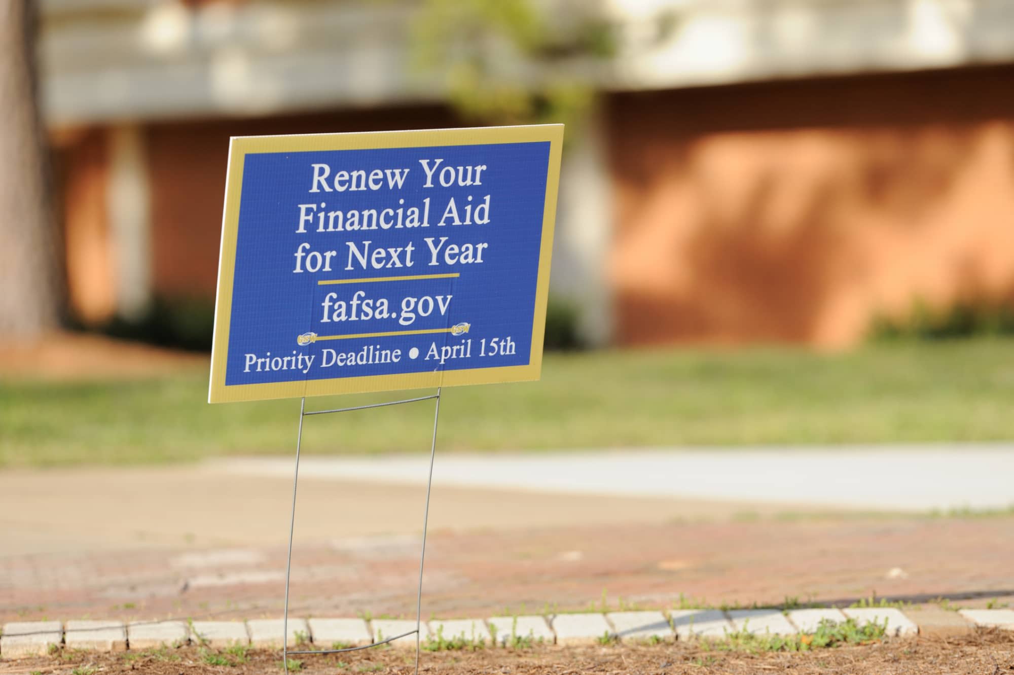 FAFSA Completions Are on the Rise. Will Enrollment Follow? | BestColleges