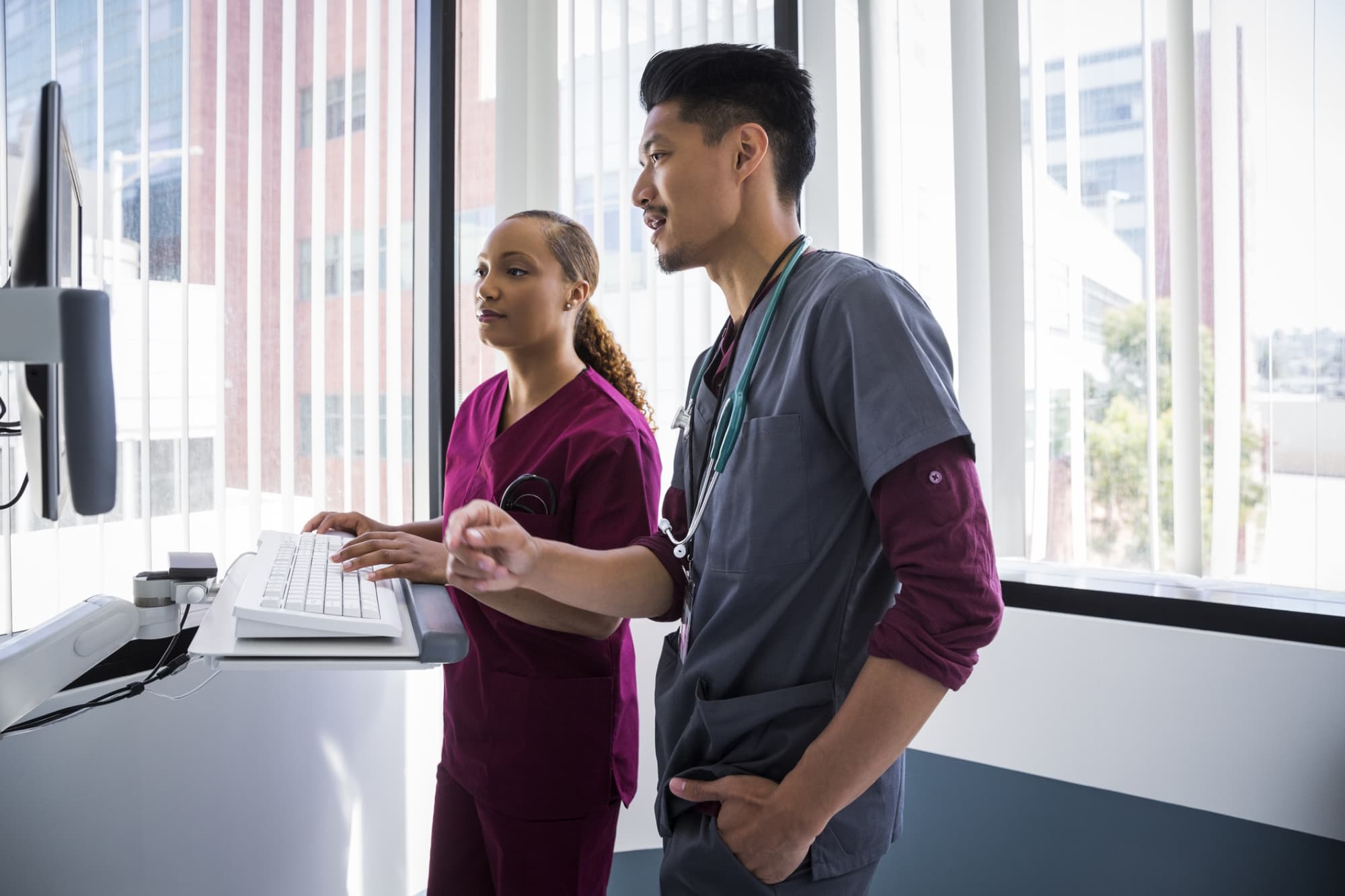 How Much Does a Registered Nurse Make? | BestColleges