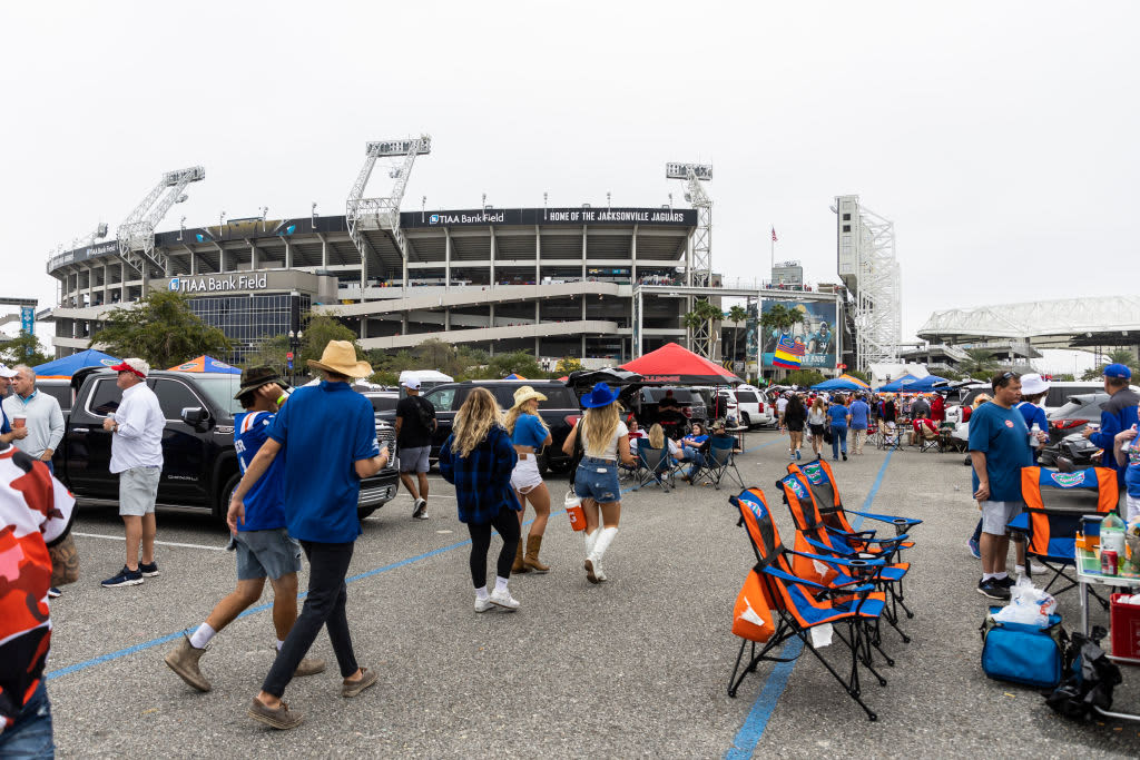 Jacksonville Jaguars, Georgia Bulldogs, Florida Gators all condemn