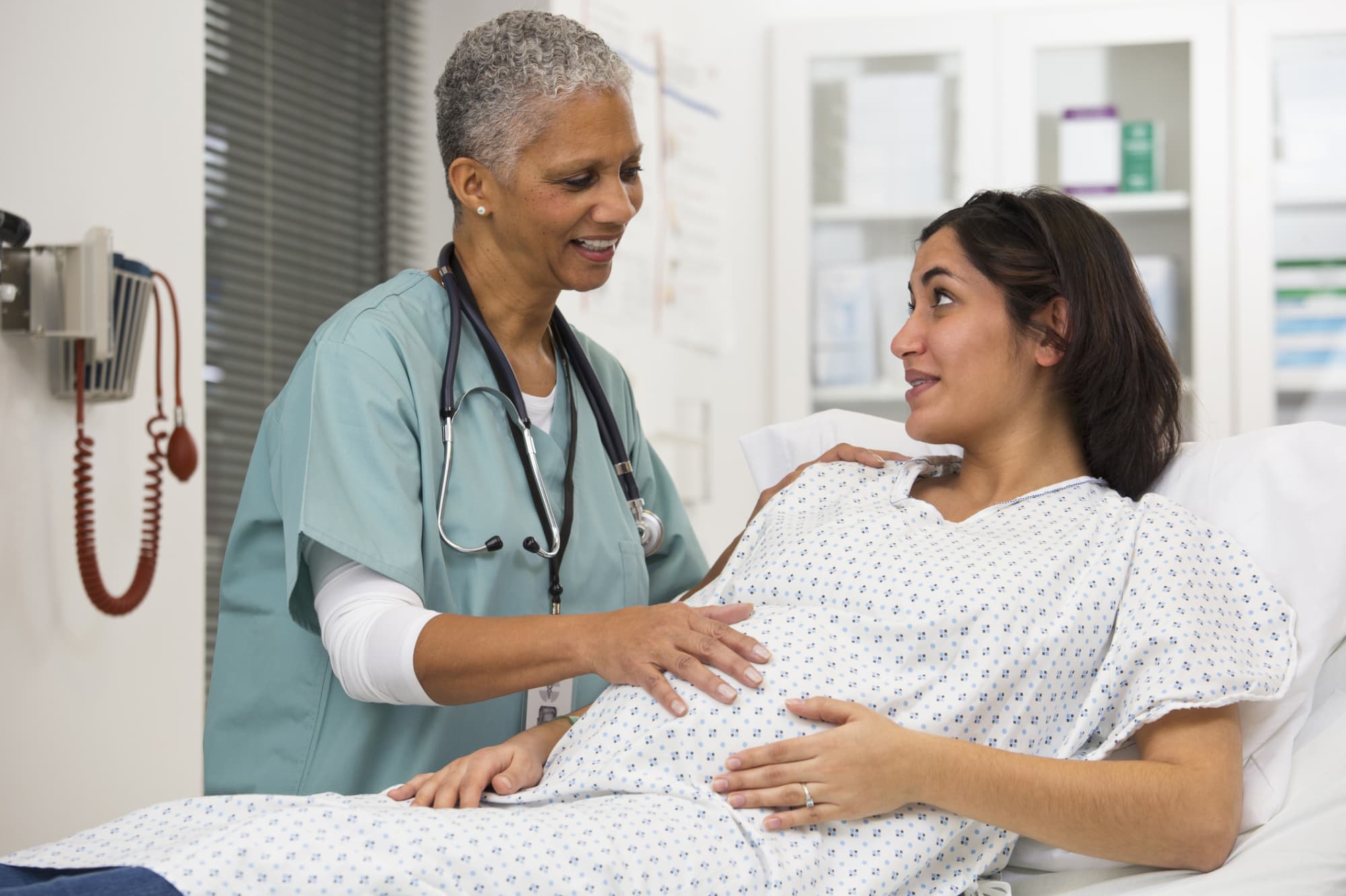 How to become a labor and delivery nurse