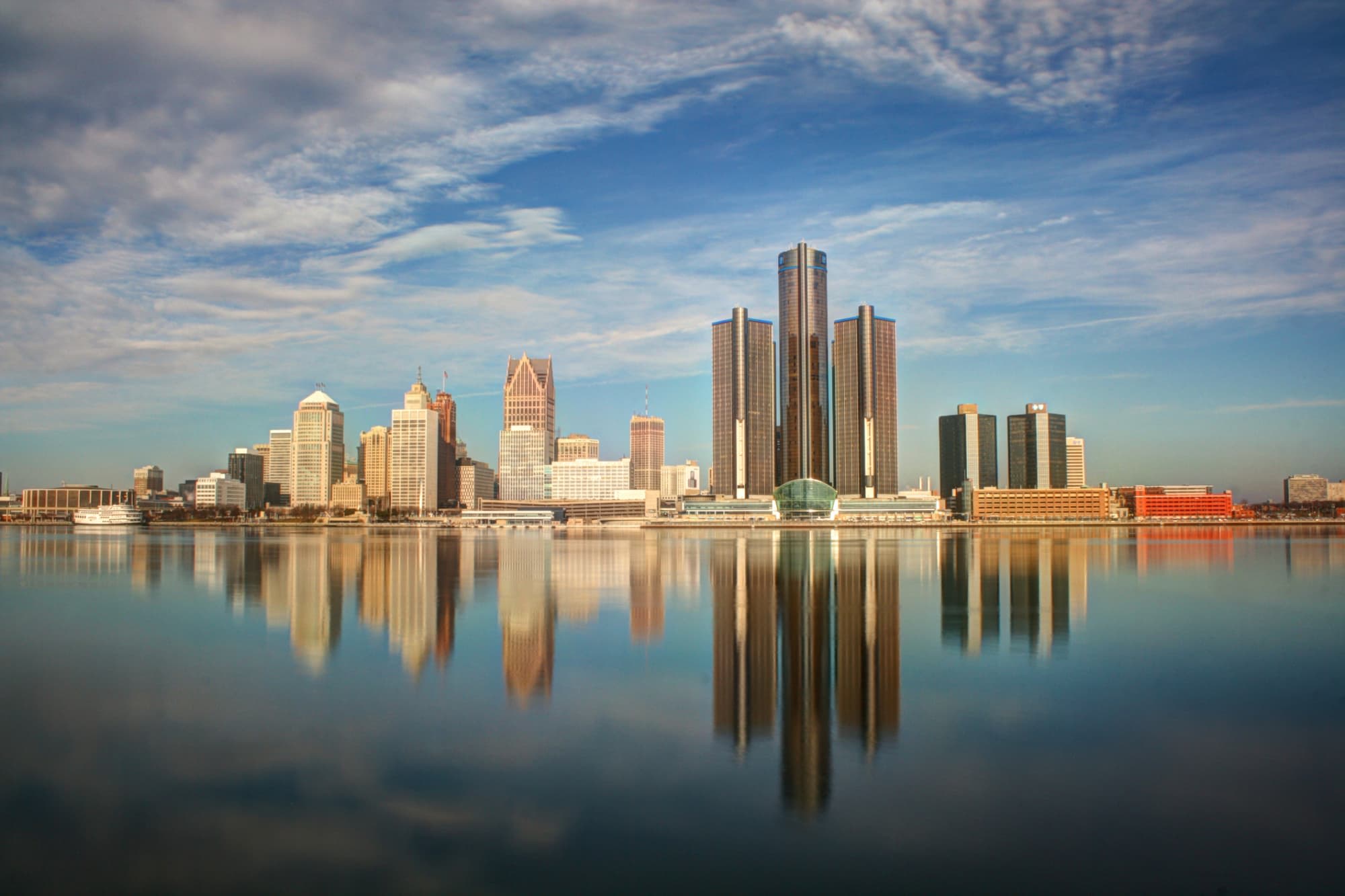Detroit, Michigan skyline and reflection in river
