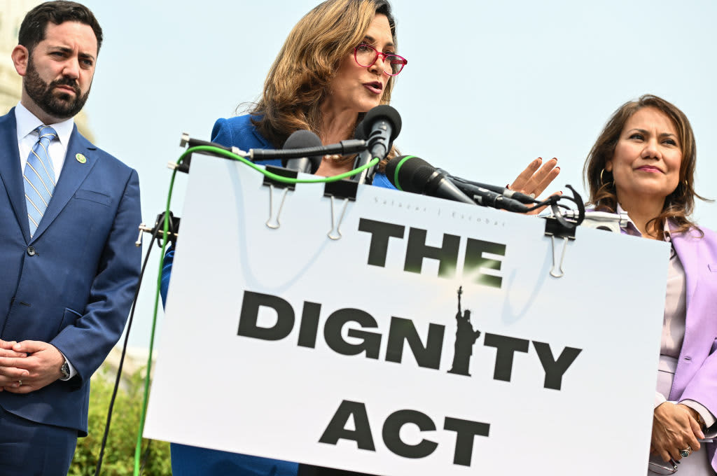 Dignity Act Proposes Dual Intent Student Visas BestColleges