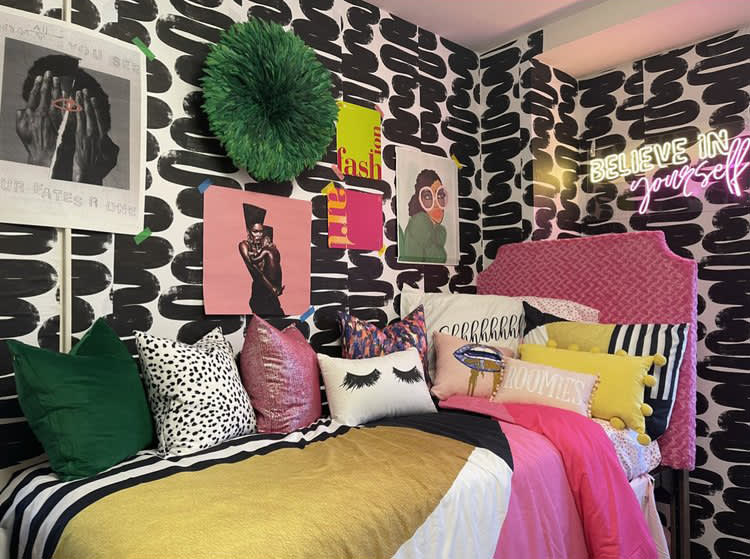 Taylor Swift Dorm Rooms  Preppy room decor, College dorm room