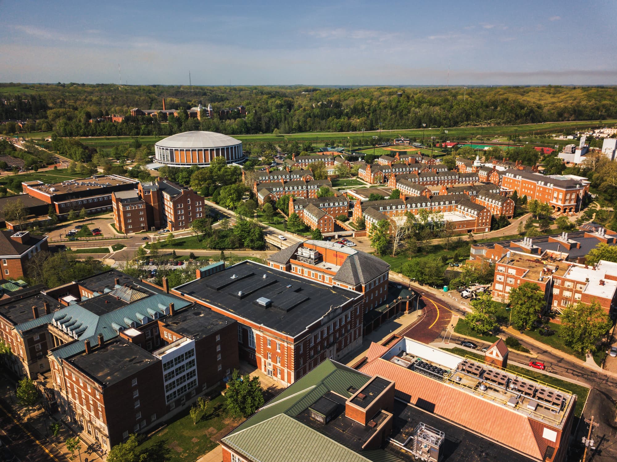 https://res.cloudinary.com/highereducation/images/f_auto,q_auto/v1692999482/BestColleges.com/ohio-university-athens-campus-aerial-view/ohio-university-athens-campus-aerial-view.jpg?_i=AA