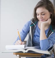 When Should High School Students Start Applying to Colleges?