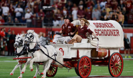 Card Thumbnail - The 10 Best College Football Traditions