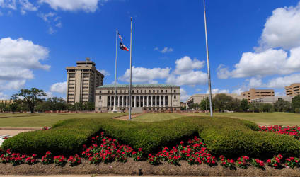 Card Thumbnail - Largest Colleges and Universities in Texas