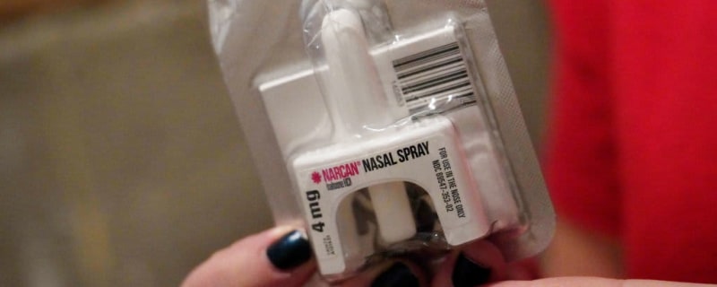 California Public Colleges Now Required to Stock Narcan