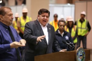 Illinois Governor Lifts Vaccine Mandates for College Students, Staff