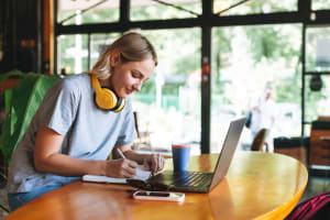 Time To Hit the Books! 10 Places To Study in Chicago