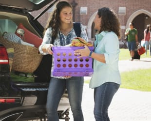 Card Thumbnail - College Move-In Day: 8 Tips to Help You Prepare