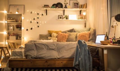 Card Thumbnail - 7 Tips to Decorate Your Dorm on a Budget