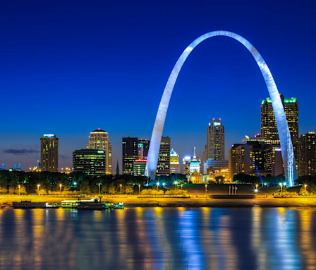 Gateway Arch at dusk