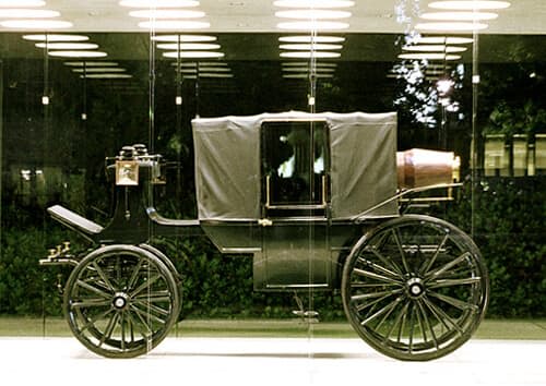 Millennial Time Machine - Landau Carriage