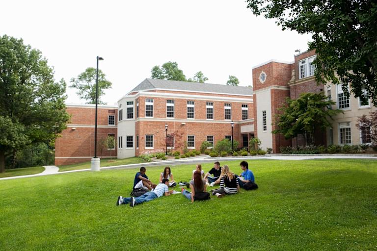 How I Learned to Balance Family and Academics While Pursuing College