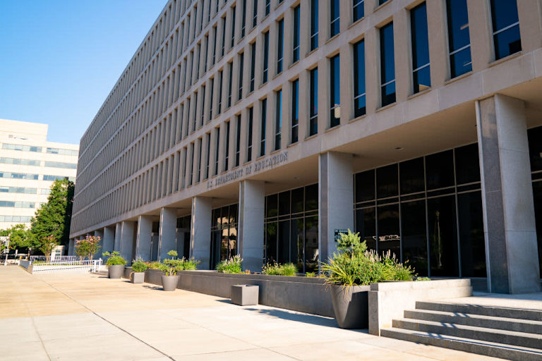 Students With Undocumented, Noncitizen Parents Finally Able to Complete FAFSA