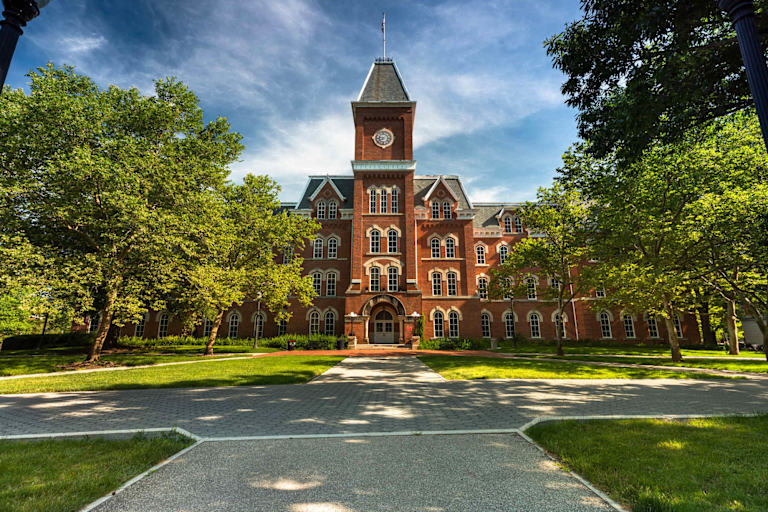 Ohio Lawmakers Propose Scholarship for Former Foster Youths