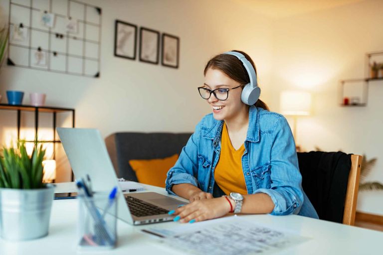 Online College Programs Drive Spring 2024 Enrollment Growth