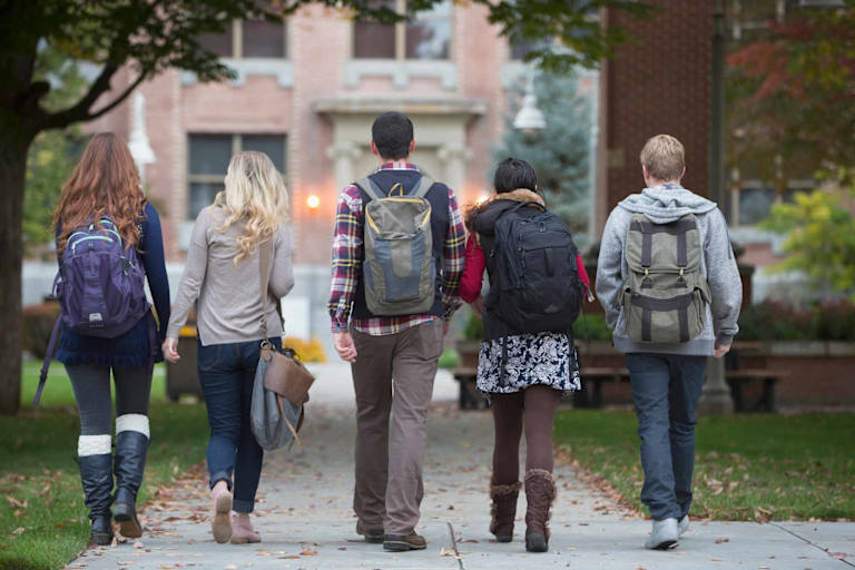 Report: Student Immigrants of Color Get Less Financial Aid Than They Need